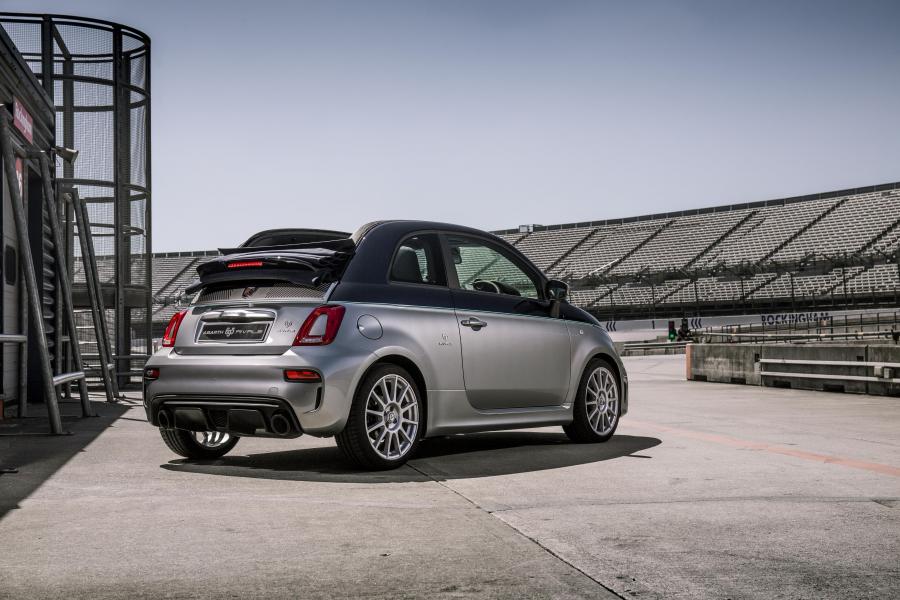  Abarth 695C Rivale 2017 года  (UK) (фото 3 из 12)